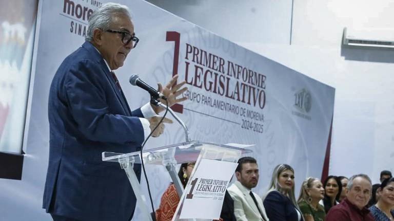 Rocha Moya asistió al informe que rindieron las diputadas y diputados locales de Morena de la región del Évora.