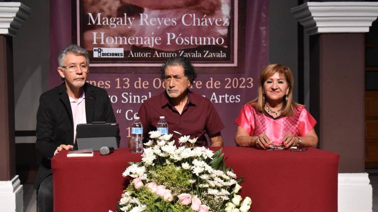 El libro contó con los comentario de Tere Guerra y Juan Ramos.