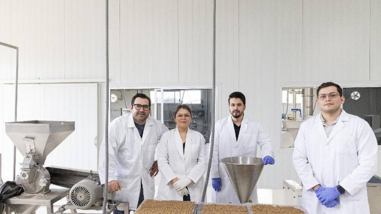 Los investigadores trabajan con el bagazo que se obtiene después de la molienda y maceración de los granos de cebada que se utilizan para la fabricación de cerveza.