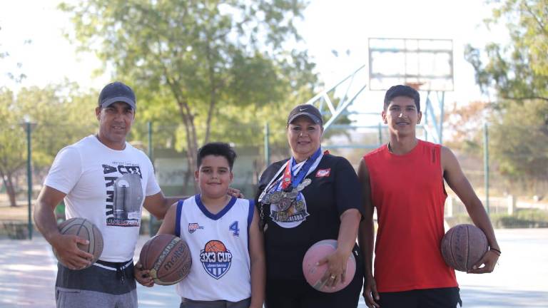 Sonia Lina Navarro García ha estado ligada al baloncesto desde su juventud.