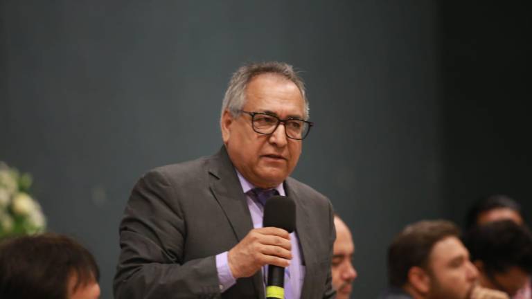 Las dos solicitudes de juicio político en contra de “El Químico” están en Comisión de Puntos Constitucionales.