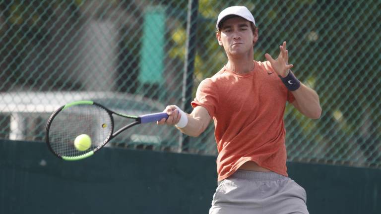 Luis Patiño pierde en dos parciales.