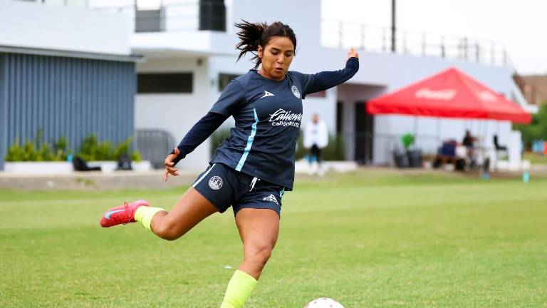 Mia Alday espera aportar goles en su papel de delantera con las Cañoneras.