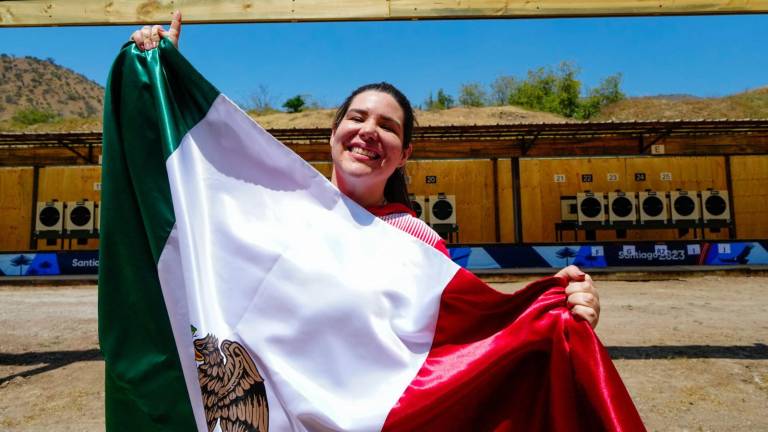 Alejandra Zavala festejó por partida doble, ya que se llevó el oro y el boleto para los próximos Juegos Olímpicos en tiro deportivo.