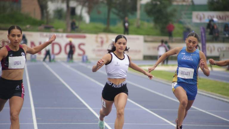 Jennifer Valeria Tirado ratifica su marca para el Iberoamericano.