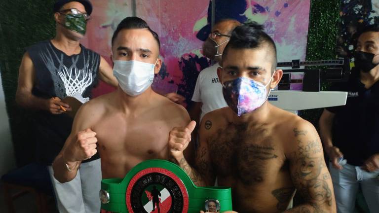 Andrés Olivas Jr. y José Eduardo ‘Motorcito’ Ramírez cumplen con el pesaje.
