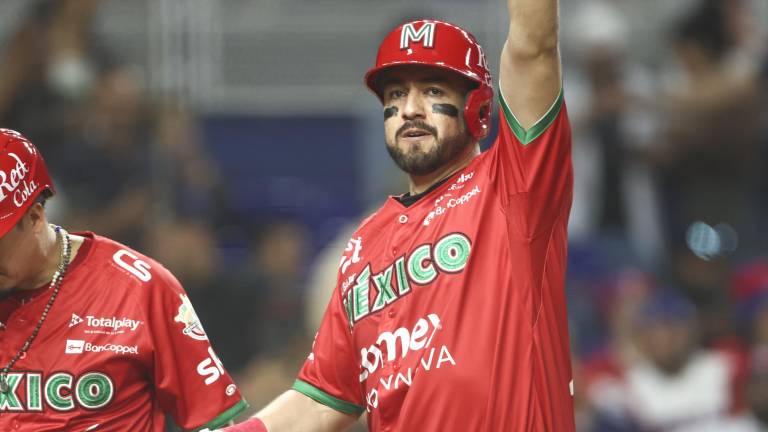 Agustín Murillo conectó jonrón por México.