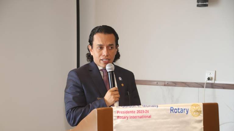 César Tejeda Domínguez rindió protesta como el nuevo presidente del Club Rotario Mazatlán para el periodo 2023-2024.