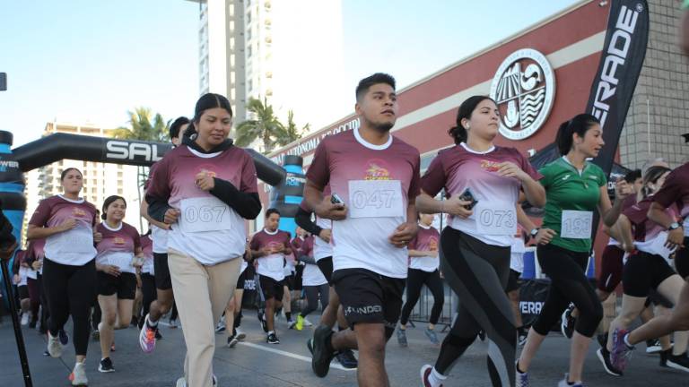 La carrera se desarrolló sobre Avenida del Mar, a un costado de la UAdeO.