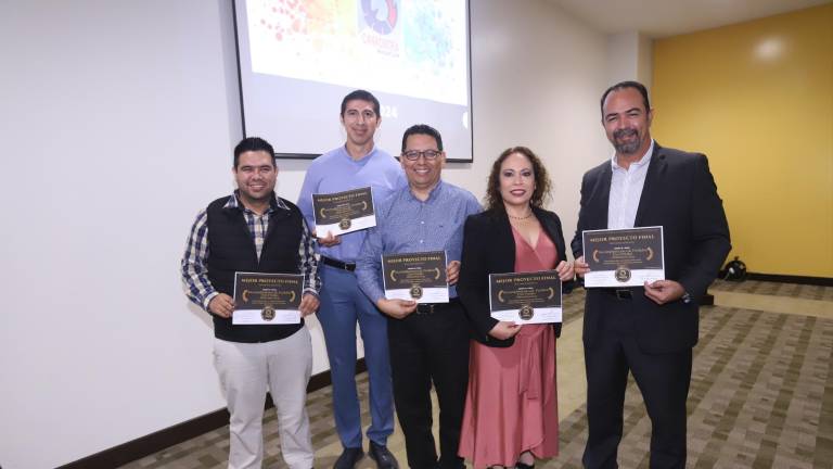 Los integrantes del mejor proyecto final fueron los de Alimentos Kay con “Incumplimiento de pedidos Pan Panko”.
