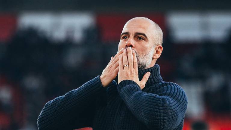 Pep Guardiola dice que frenará su carrera en 2027.
