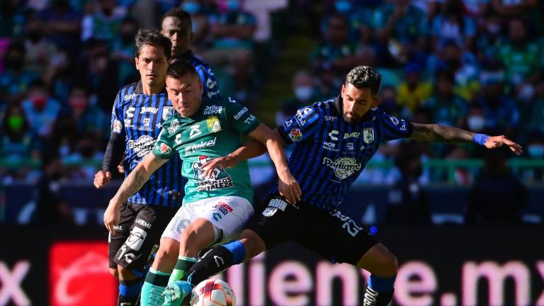 Juego entre León y Gallos.