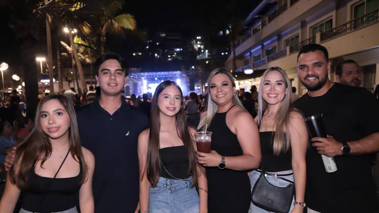 Paulina Vargas, Fernando Torres, Adara Torres, Itzel Osuna, Joana López y Ricardo Osuna.