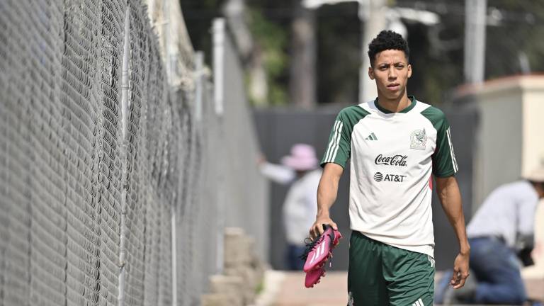 El culichi Ozziel Herrera repite en la convocatoria.