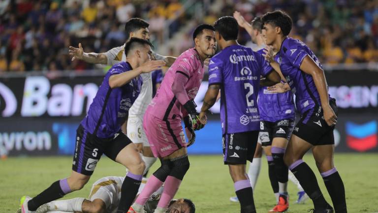 Los Cañoneros dejan ir el triunfo.