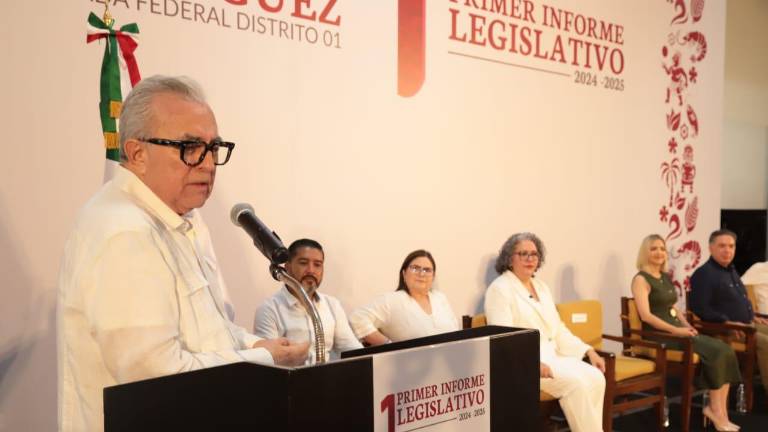 El Gobernador Rubén Rocha Moya aseguró que la ayuda llegará directamente a los damnificados de Mazatlán.