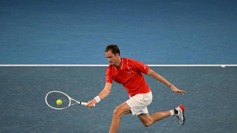 Daniil Medvedev superó sin mayores contratiempos a Marcos Giron, en el Abierto de Australia.