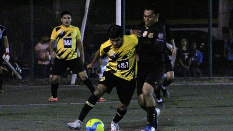 Las canchas mazatlecas albergan las acciones del Torneo Intercanchas de futbol.