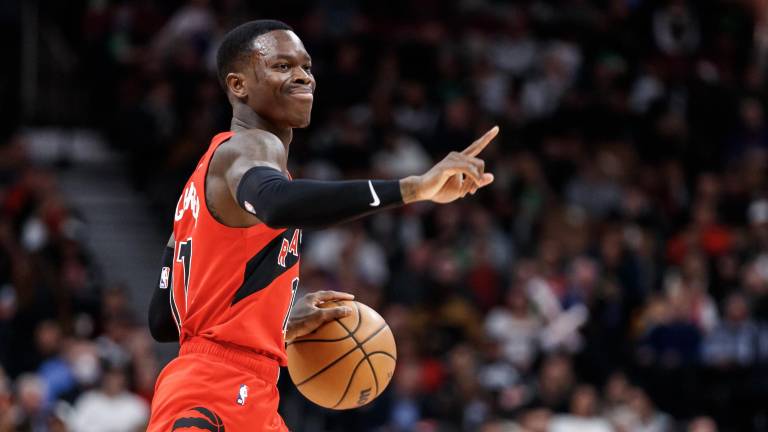 Dennis Schröder y Pascal Siakam lideraron la ofensiva de Raptors.