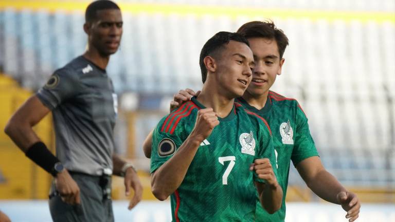 México golea a Panamá para avanzar a la final.