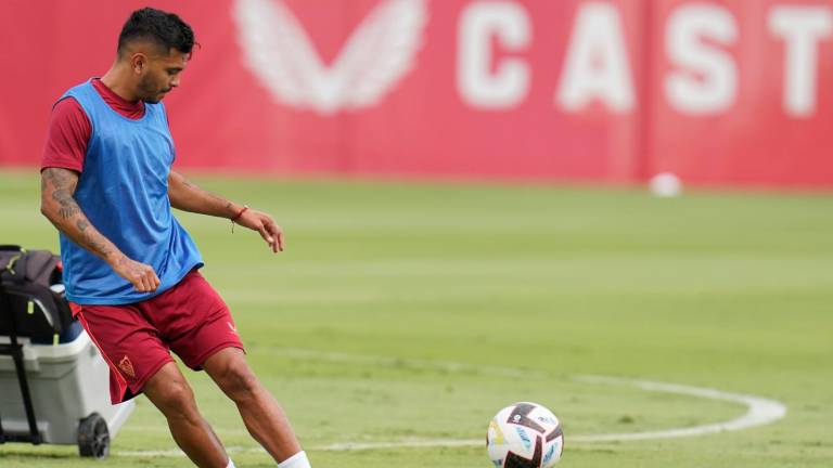 Jesús “Tecatito” Corona padece una rotura del peroné y el ligamento deltoideo del tobillo izquierdo.