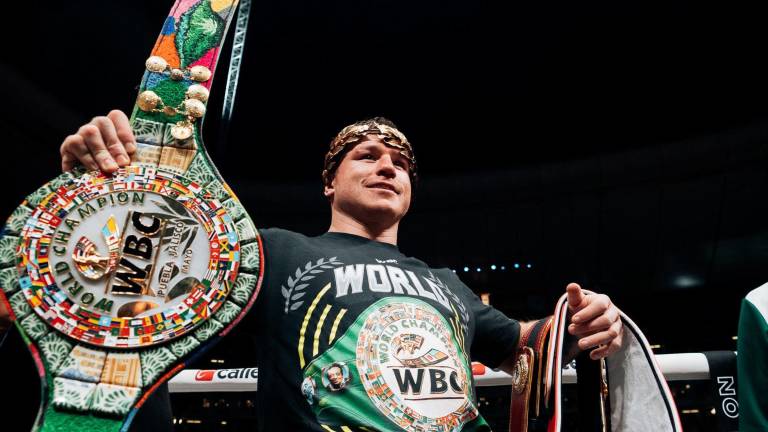 Saúl “Canelo” Álvarez tendría el esperado combate ante David Benavidez el próximo año.