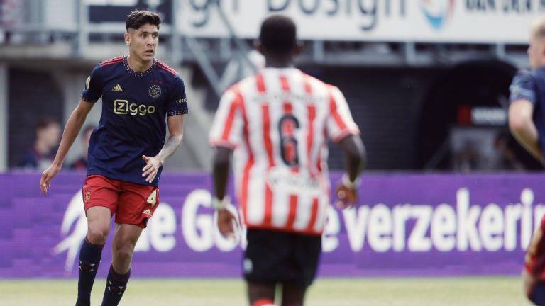 Edson Álvarez estaría cerca de la Premier League.