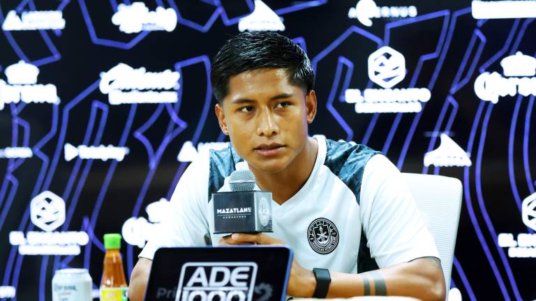 El jugador de Mazatlán FC destaca la evolución del equipo bajo el mando de Siboldi y la importancia de jugar en casa.