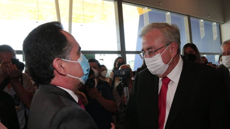 Rubén Rocha Moya, virtual ganador de la Gubernatura de Sinaloa, junto a Jesús Madueña Molina.
