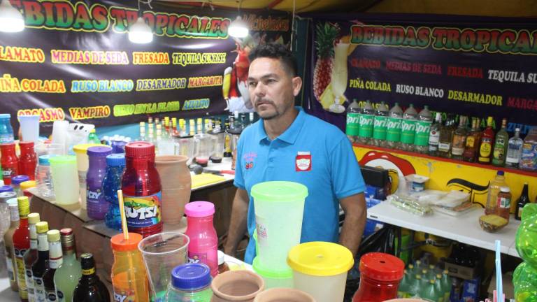 Francisco Zapién ha hecho de su negocio una actividad que le permite conocer varias ferias.