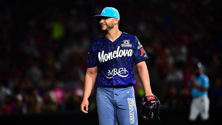 Édgar Arredondo impone su ley ante Toros.