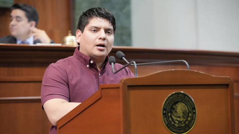 El Diputado local Pedro Villegas Lobo ha pagado colegiaturas a amigas con recursos para gestoría.