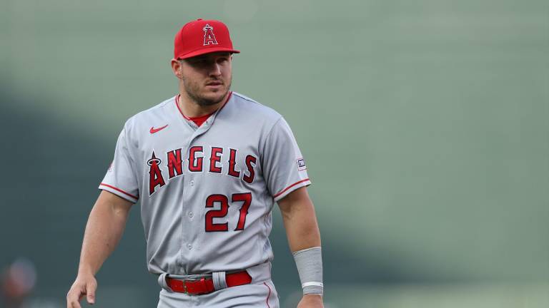 Mike Trout estará fuera de circulación por alrededor de dos meses.