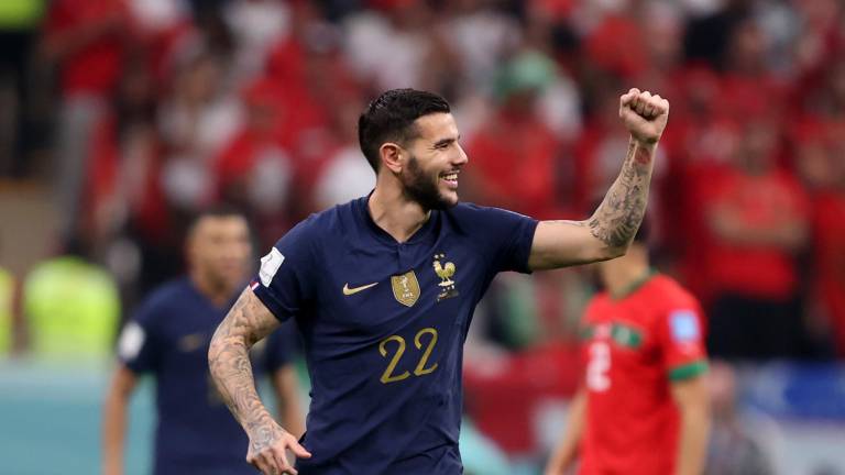 Theo Hernández marca el primer gol francés.