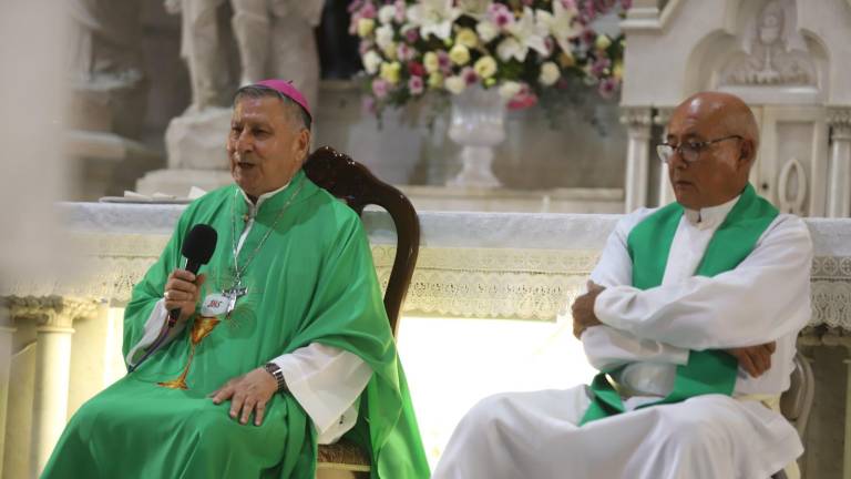 La misa de acción de gracias fue celebrada por el Obispo de Mazatlán en la Catedral Basílica de la Inmaculada Concepción.