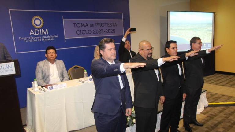 La Asociación de Desarrolladores Inmobiliarios Turísticos rindió protesta en el Centro de Convenciones.