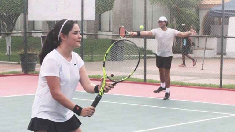 Mónica Ramos y Eduardo Gárate se coronan en Dobles Mixtos.