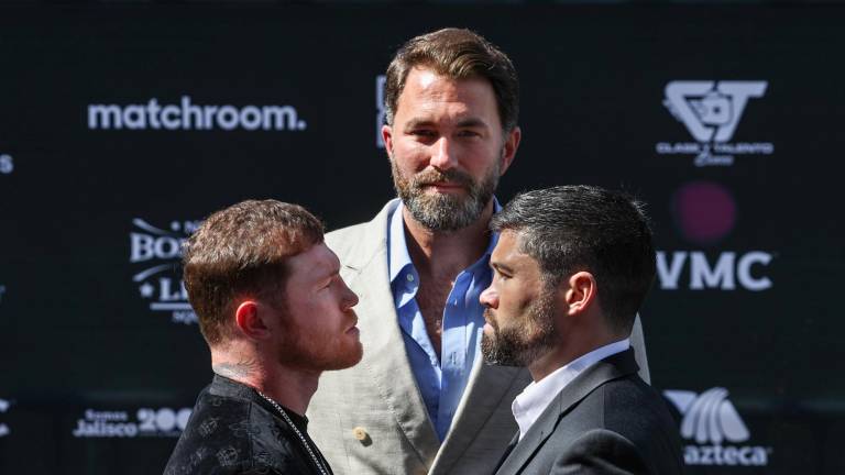 Saúl ‘Canelo’ Álvarez y John Ryder se ven las caras en San Diego.