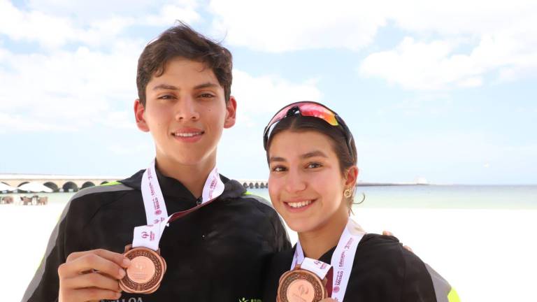 Gilyan Berrelleza y Victoria Medina ganan medalla de bronce.