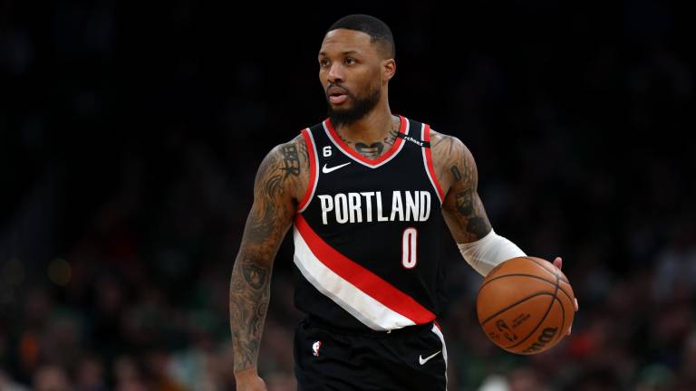 Damian Lillard se une al griego Giannis Antetokounmpo para potenciar a los Bucks de Milwaukee.