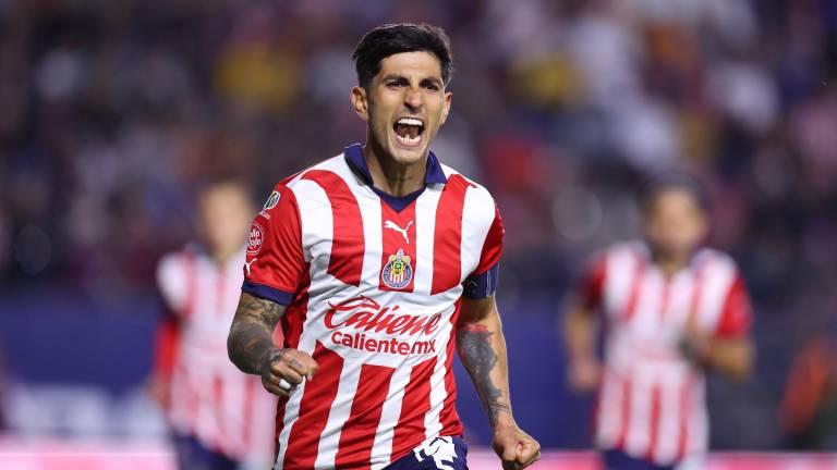 Víctor Guzmán marca doblete desde los once pasos.