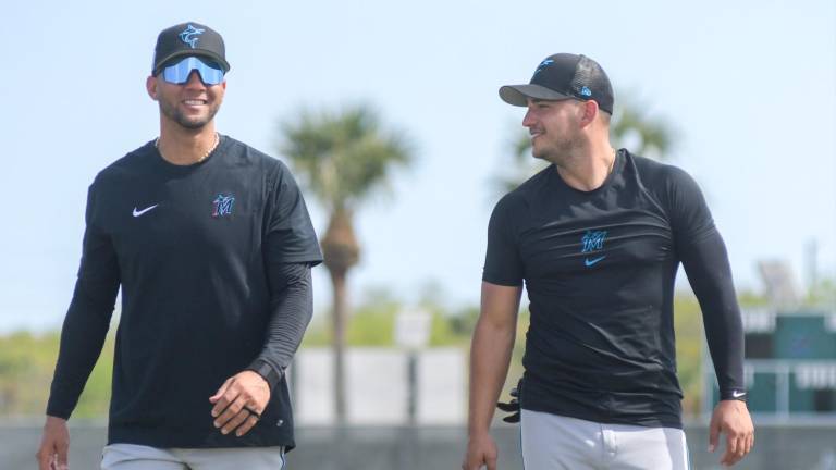 Yuli Gurriel y José Iglesias ya son, oficialmente, parte del róster de los Marlins de Miami.