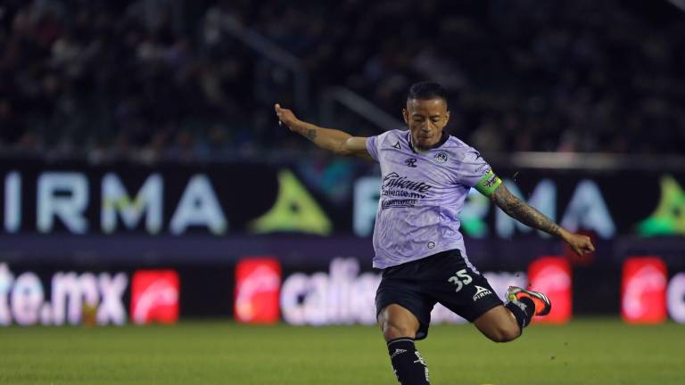 Jefferson Intriago se va al hule un buen tiempo.