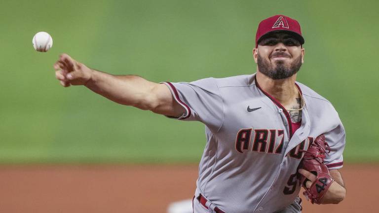 Humberto Castellanos blanqueó por casi seis entradas a los Marlins, en Miami.
