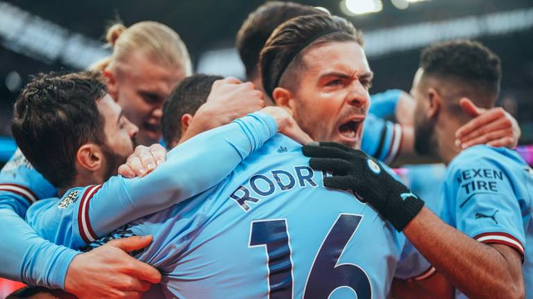 Manchester City llega a 48 puntos.