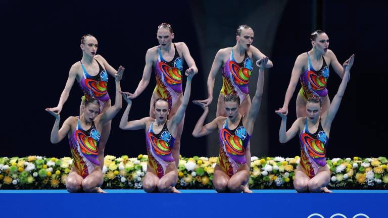 El equipo del ROC, liderado por Svetlana Romashina, sigue dominando este deporte.