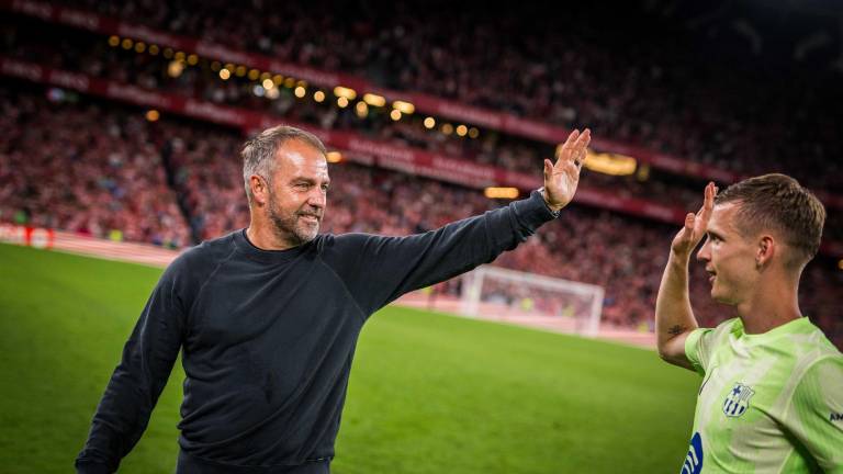 Hansi Flick fue reconocido como el mejor entrenador de la temporada 2024-2025 de LaLiga, en España.