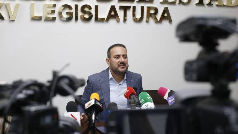 El Diputado local por el PAN Jorge Antonio González Flores critica la aprobación de la llamada “Ley Espía”.