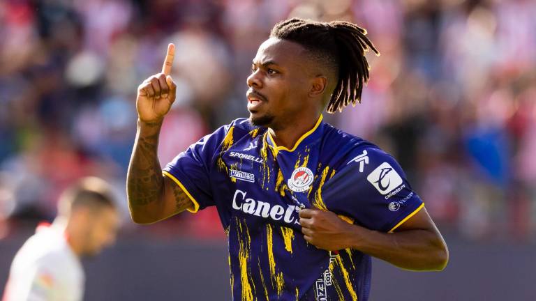 Jhon Murillo festeja su gol.