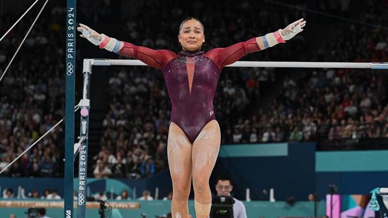 Natalia Escalera compite con un ligamento roto.